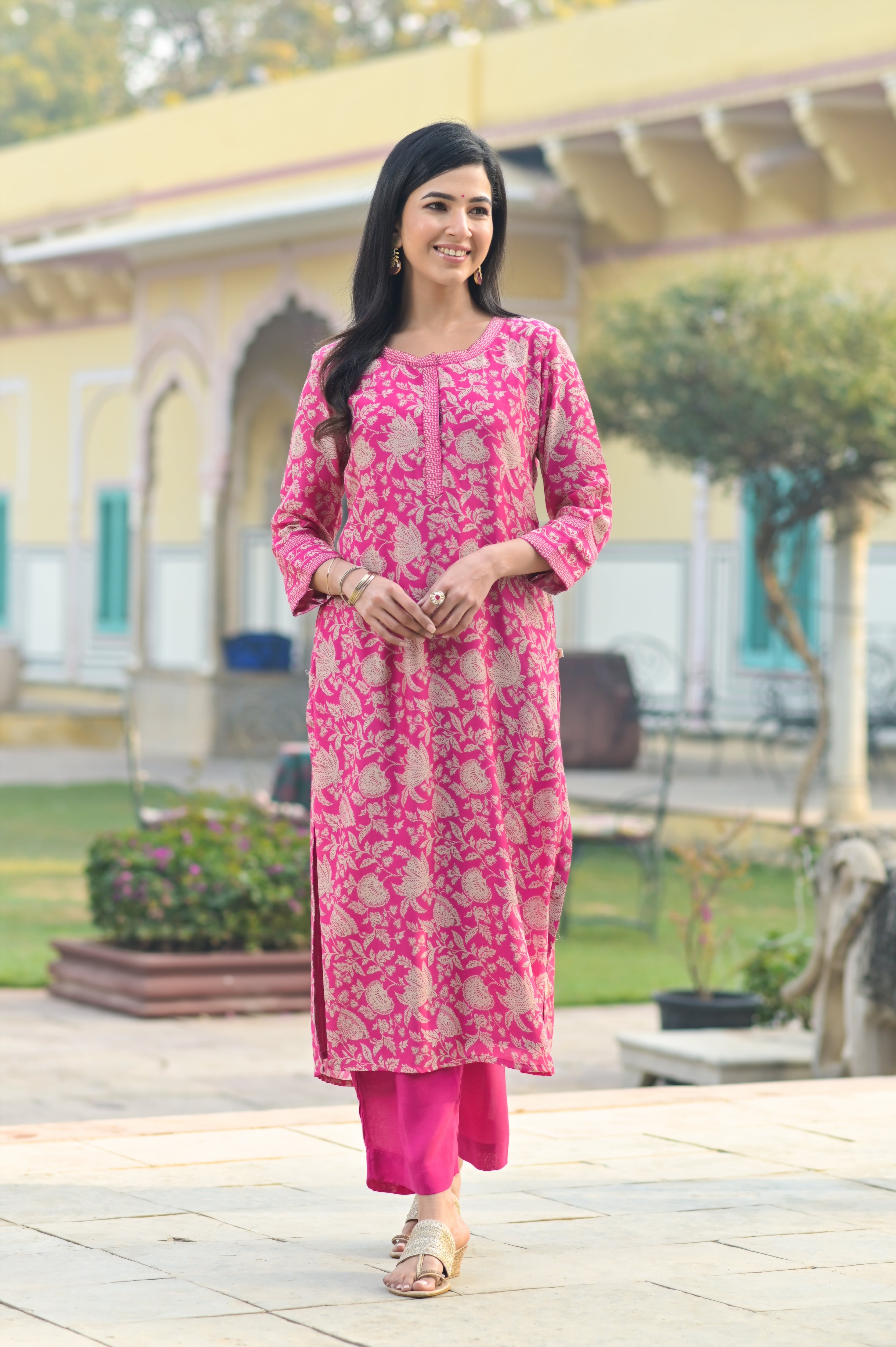 Pink Floral Jaal Kurta Set-2pcs