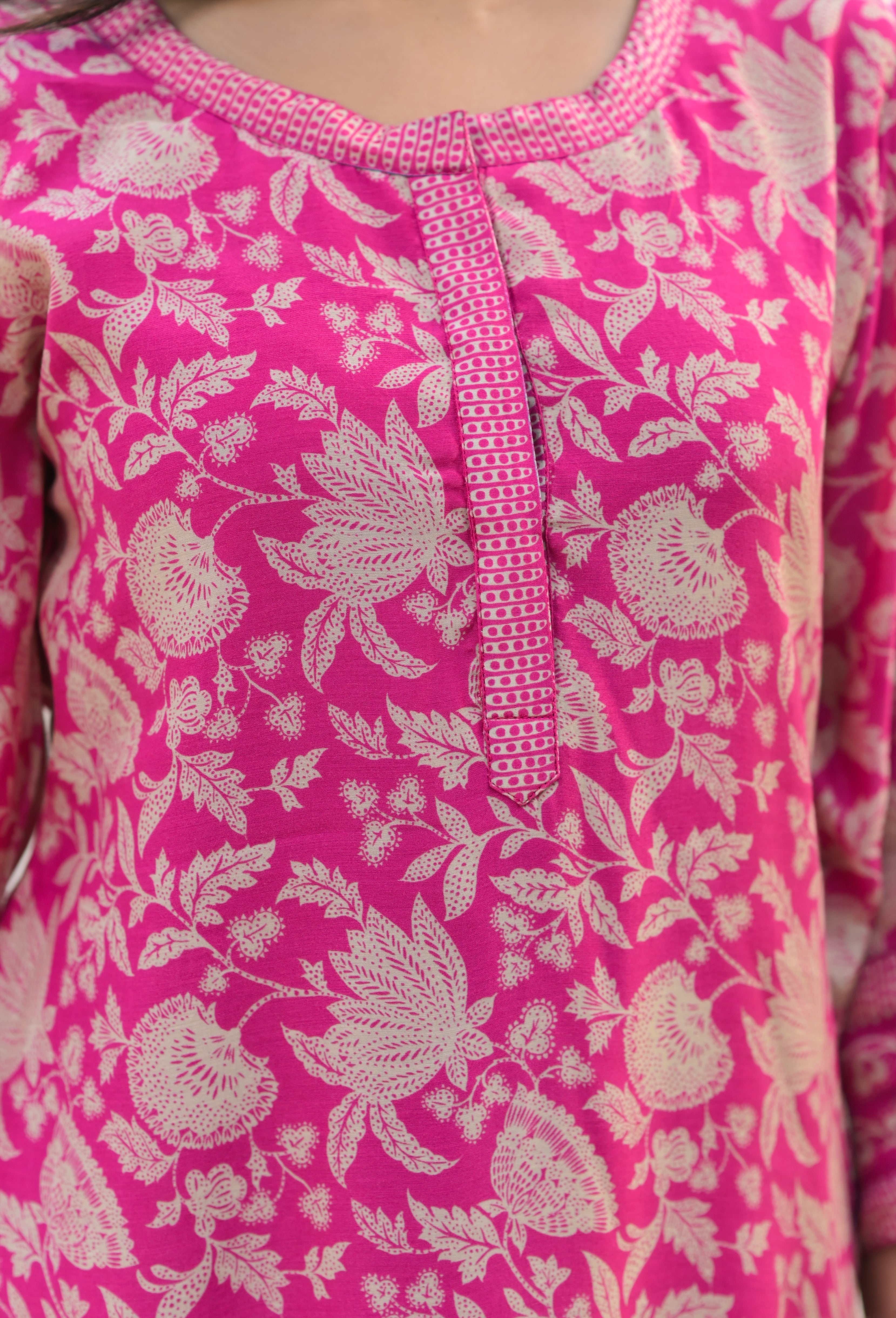 Pink Floral Jaal Kurta Set-2pcs