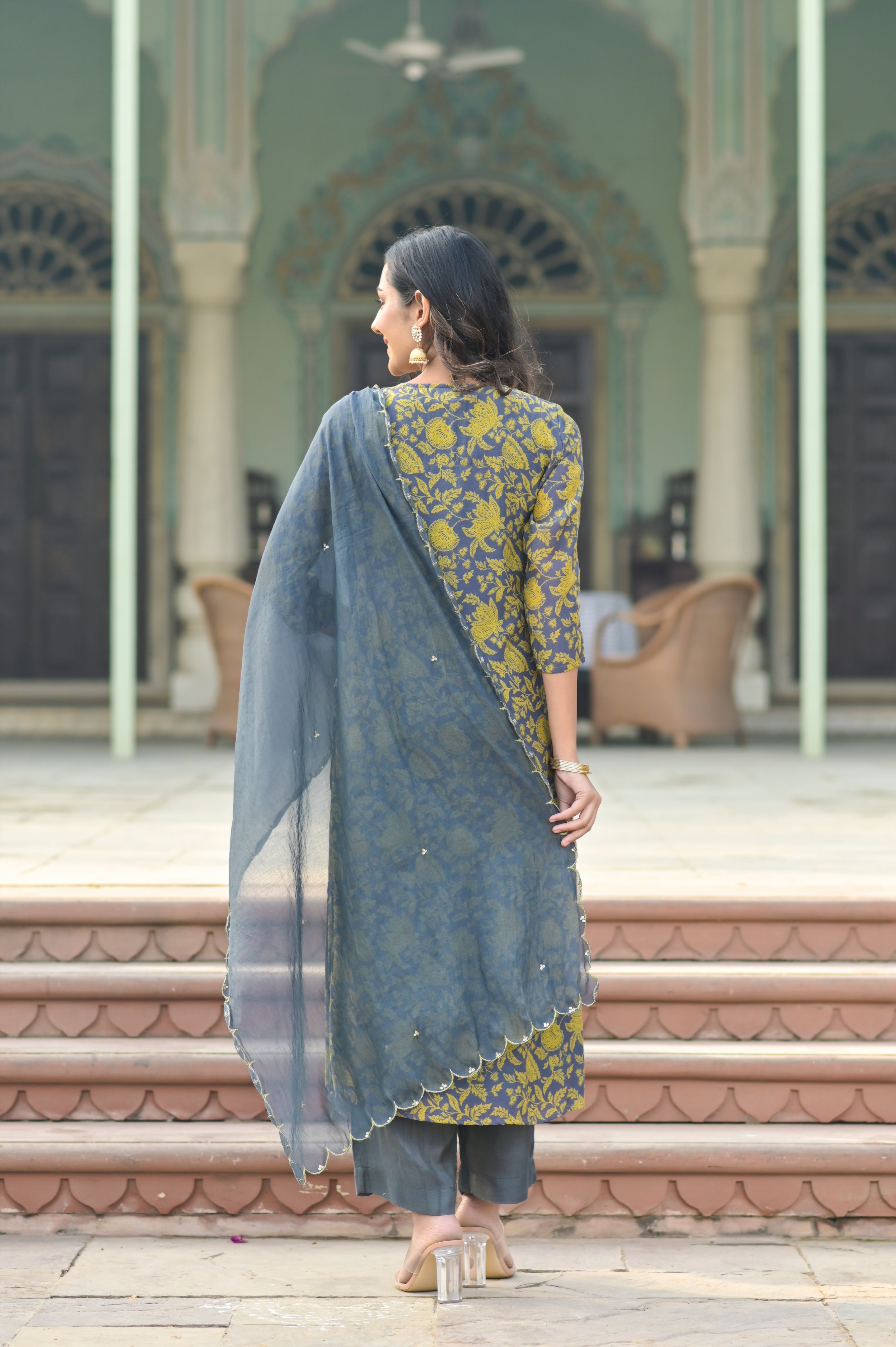 Grey Floral Jaal Straight Kurta Set-3pcs