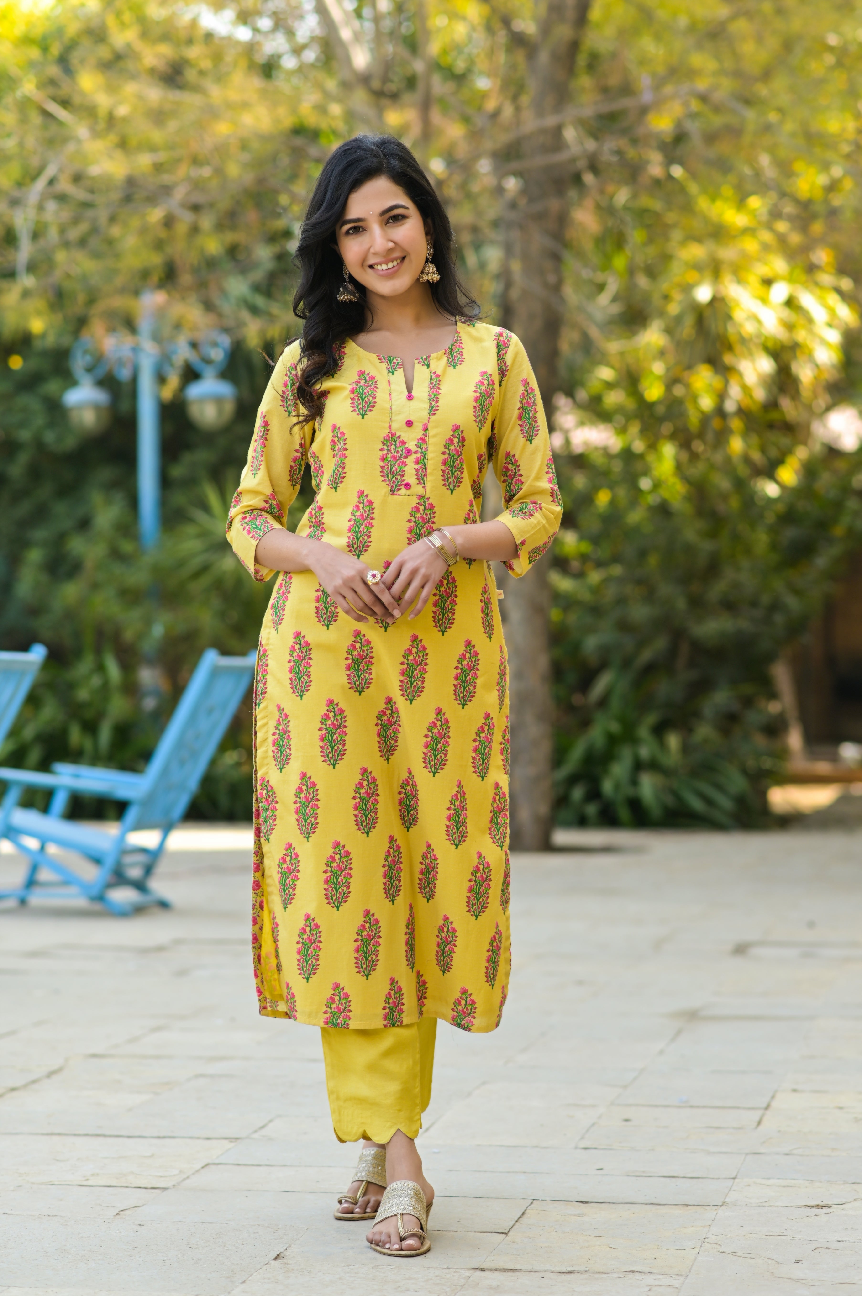 Round Neck V-Cut Kurta Set-2pcs