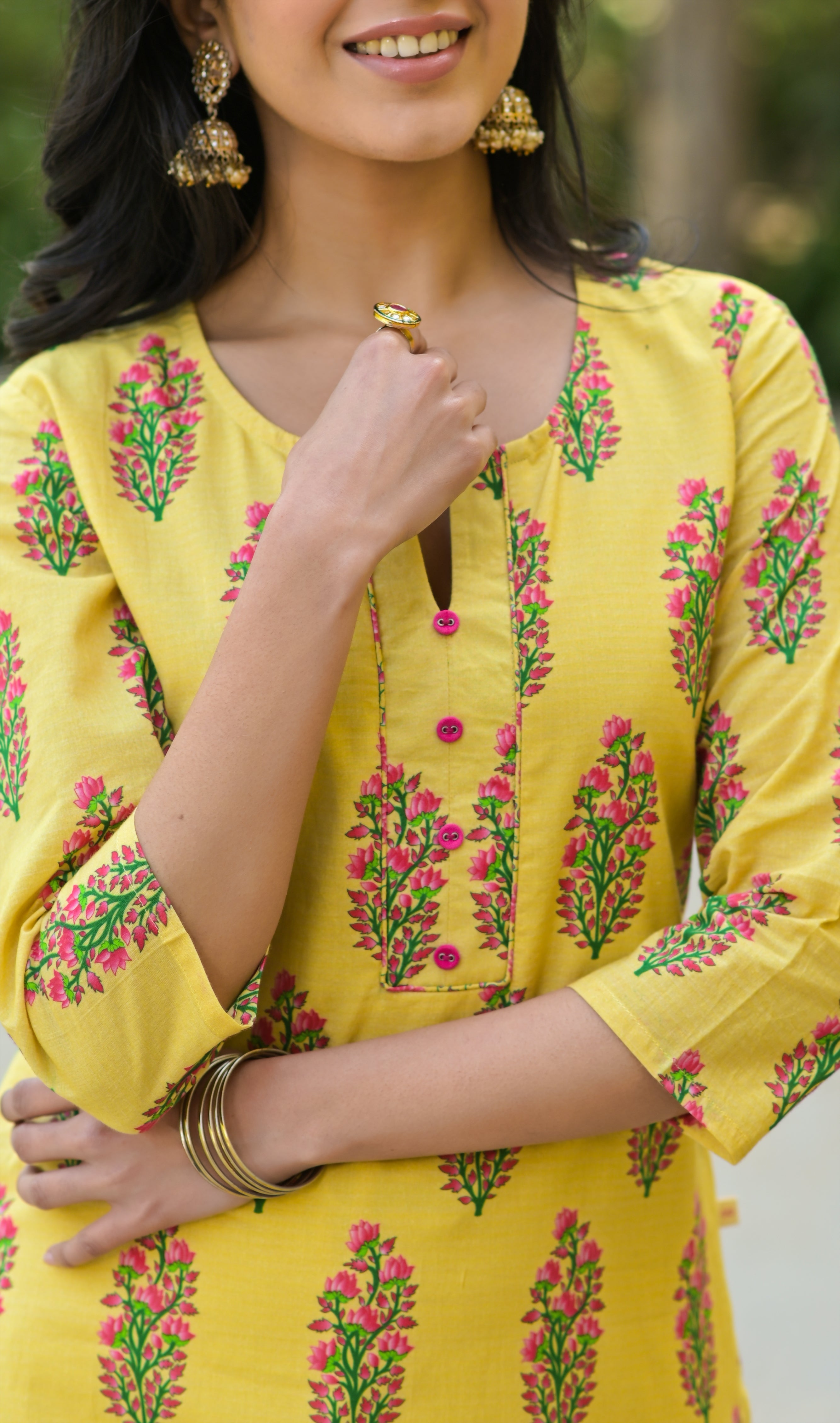 Round Neck V-Cut Kurta Set-2pcs