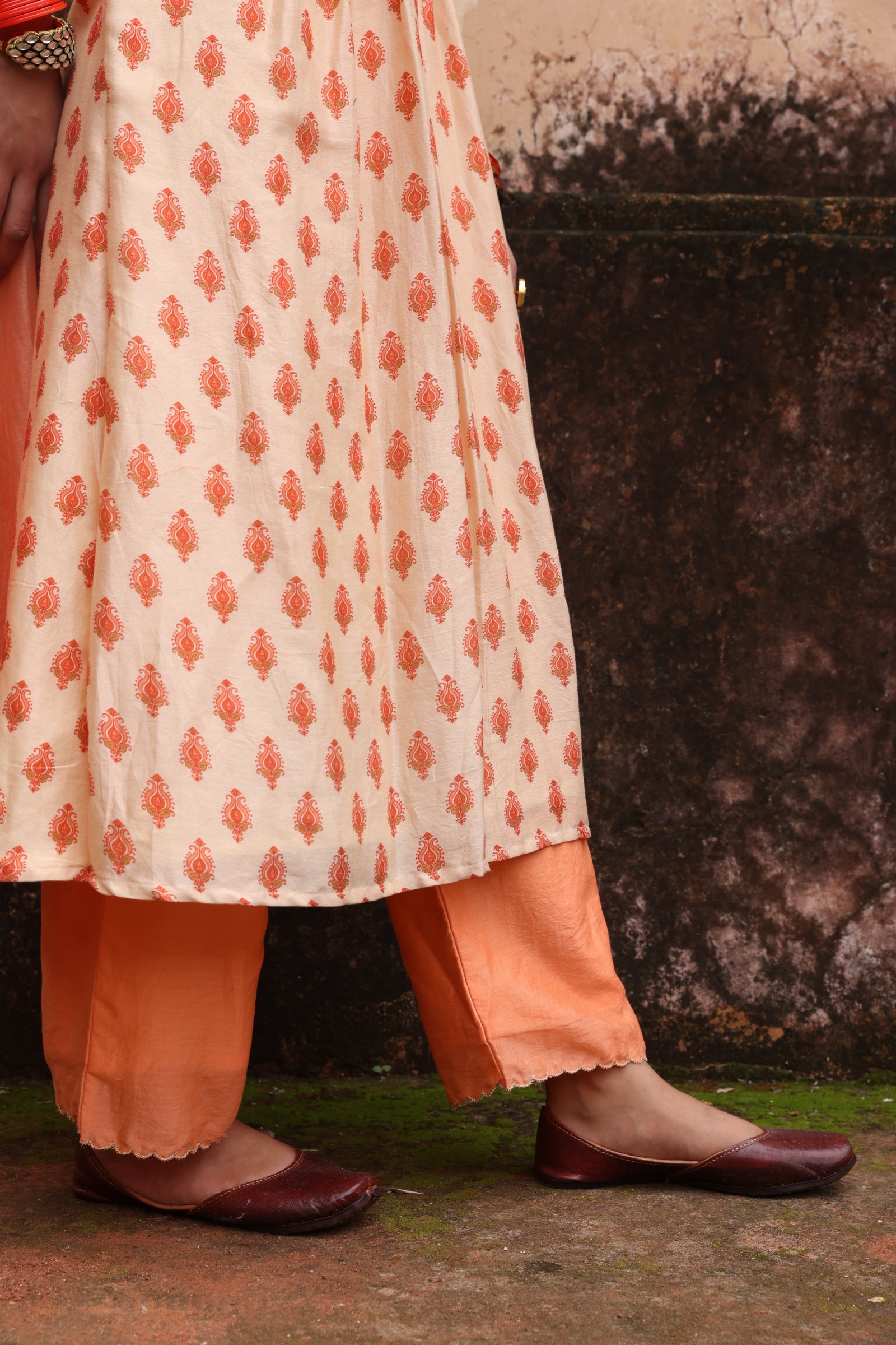 Buti Kurta Set - 3 Pcs