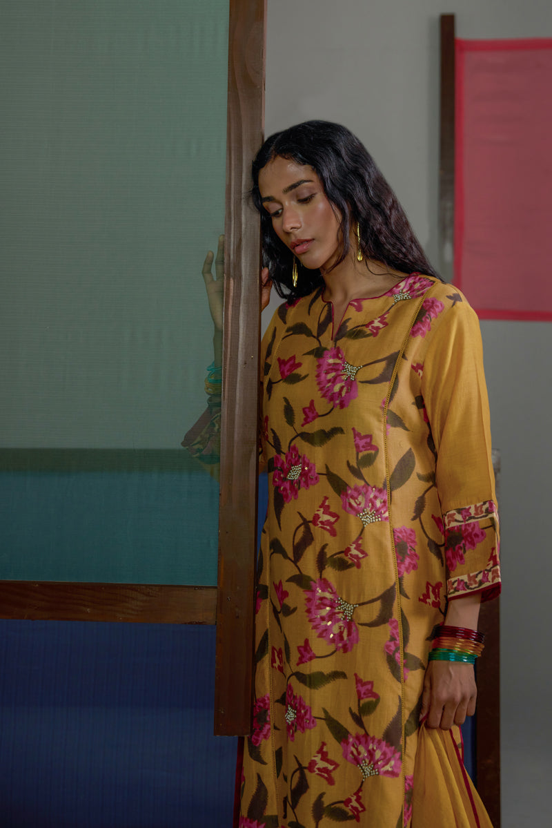 Afsana Mustrad Jaal Kurta