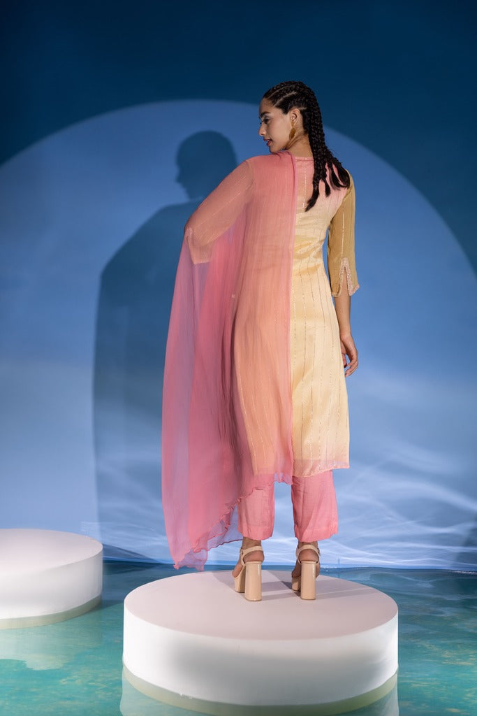 Beigish Pink Ombre Kurta Set-3pcs