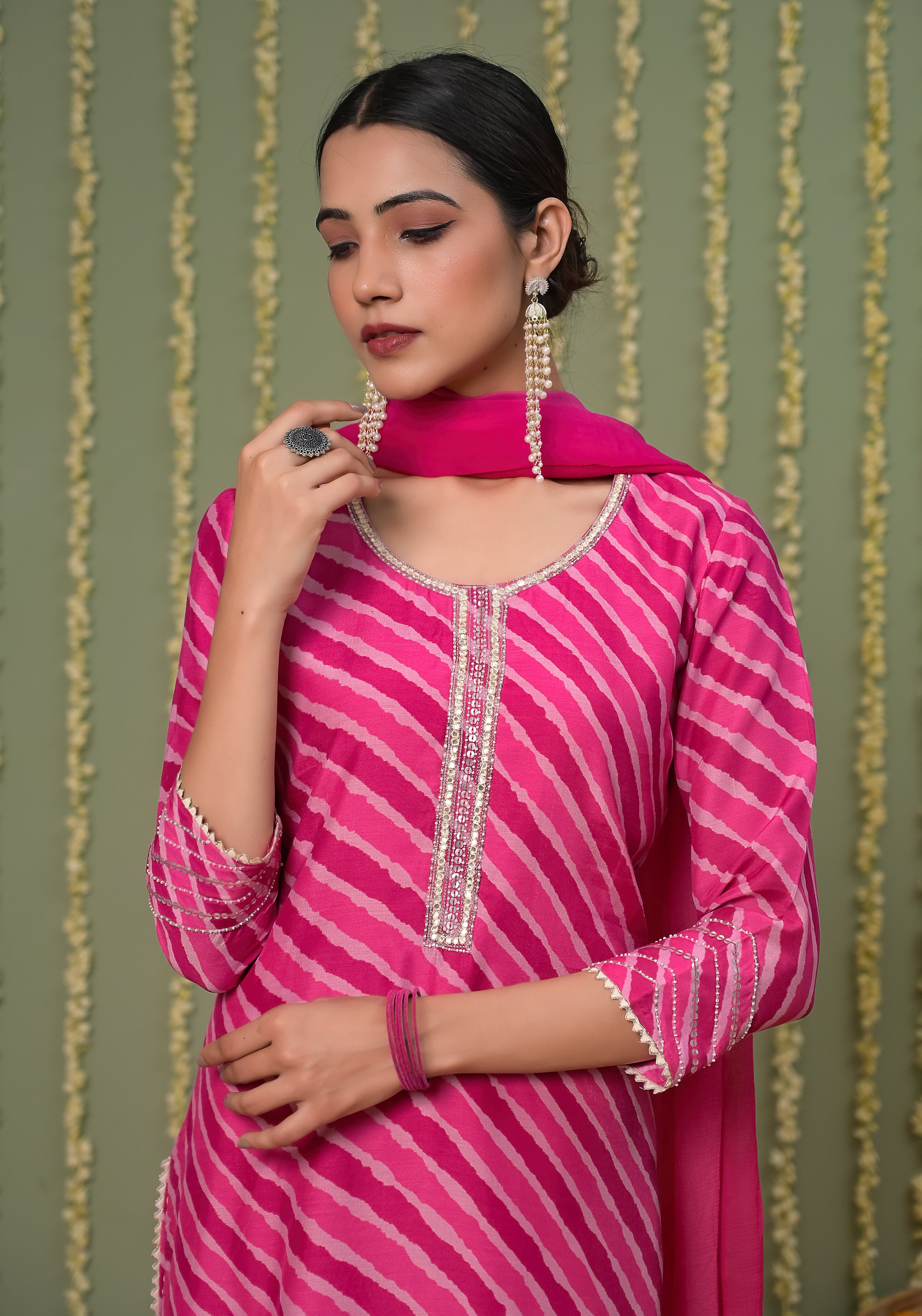 Gulabi Leheriya Kurta  Set-3pcs