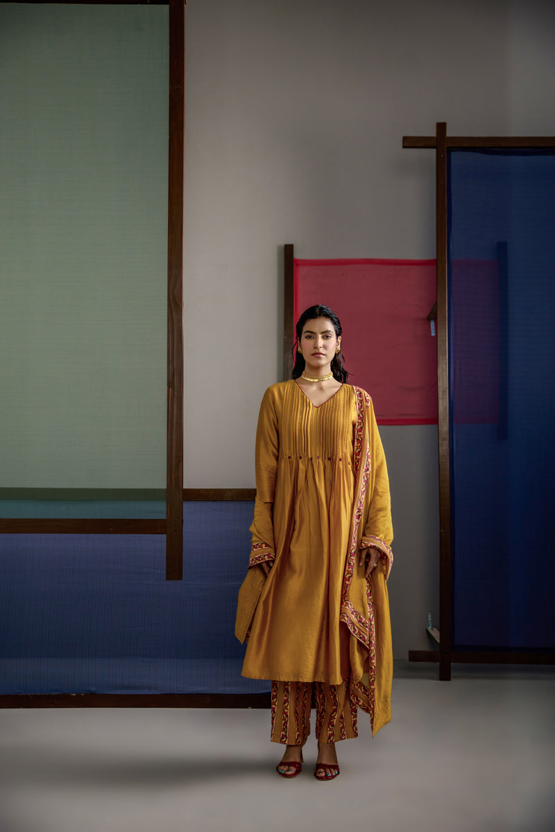 Afsana Pintuck Kurta Set