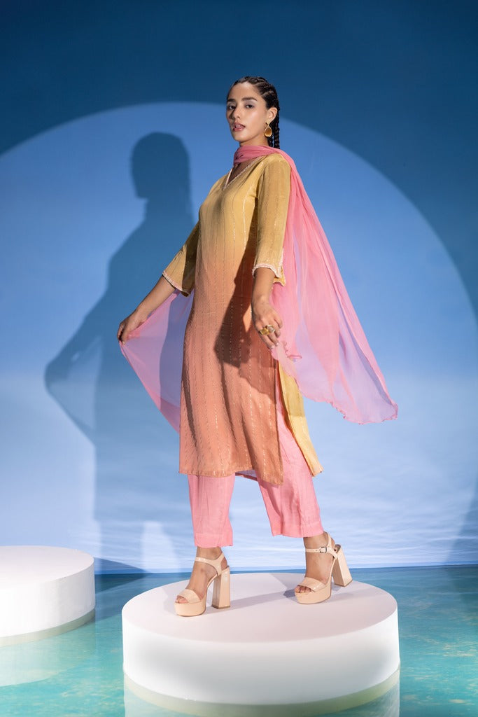 Beigish Pink  Ombre Kurta Set-3pcs